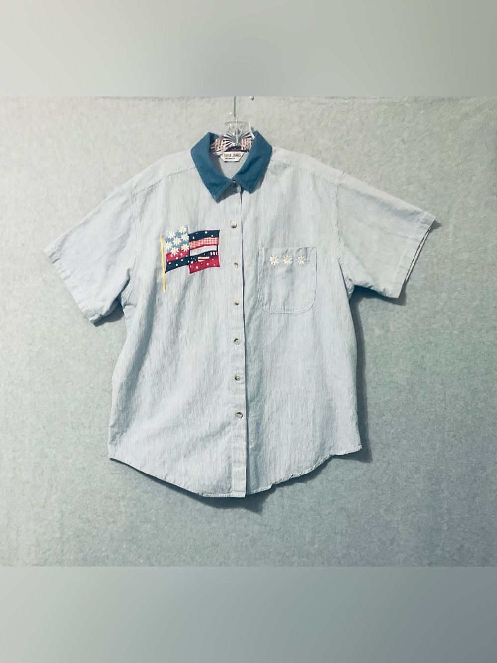 Victoria Jones Woman Striped Embroidered  shorrrt sleeves Shirt Sz 20W
